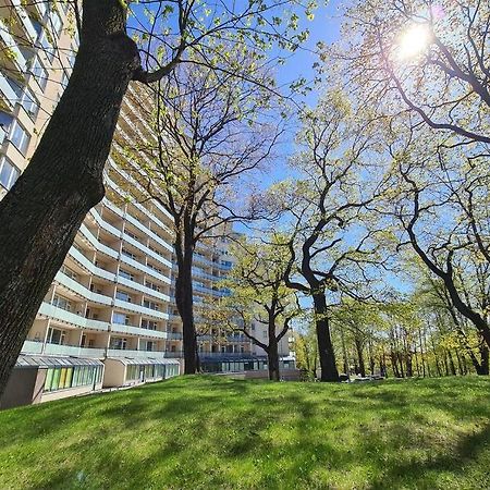 Stylish Apartment With Parking & Spacious Balcony Riga Eksteriør billede