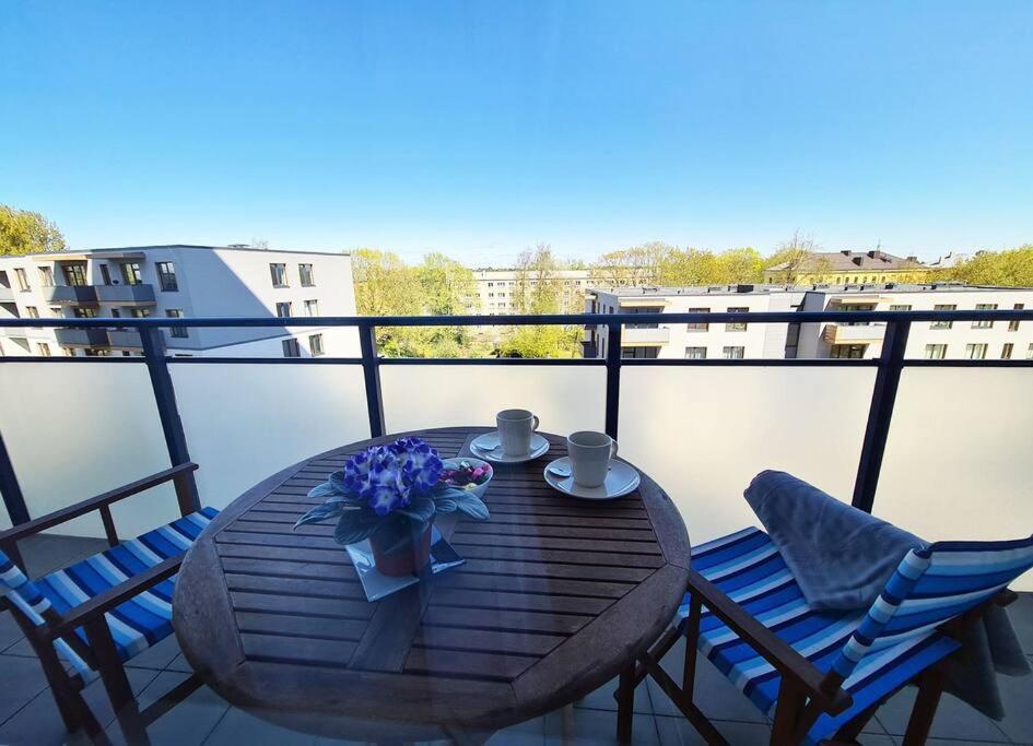Stylish Apartment With Parking & Spacious Balcony Riga Eksteriør billede