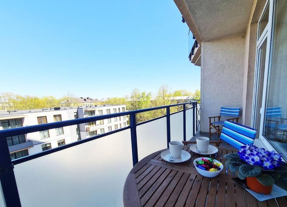 Stylish Apartment With Parking & Spacious Balcony Riga Eksteriør billede